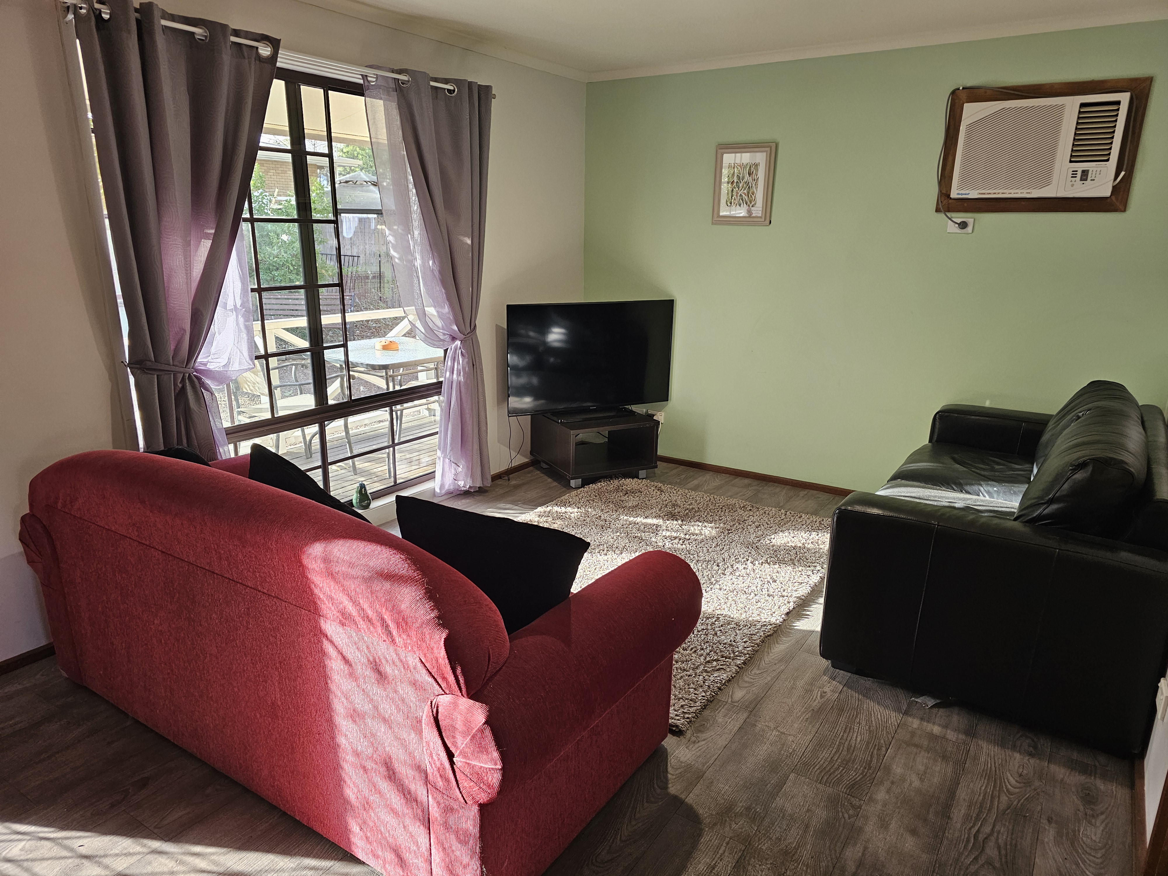 Geranium Lounge